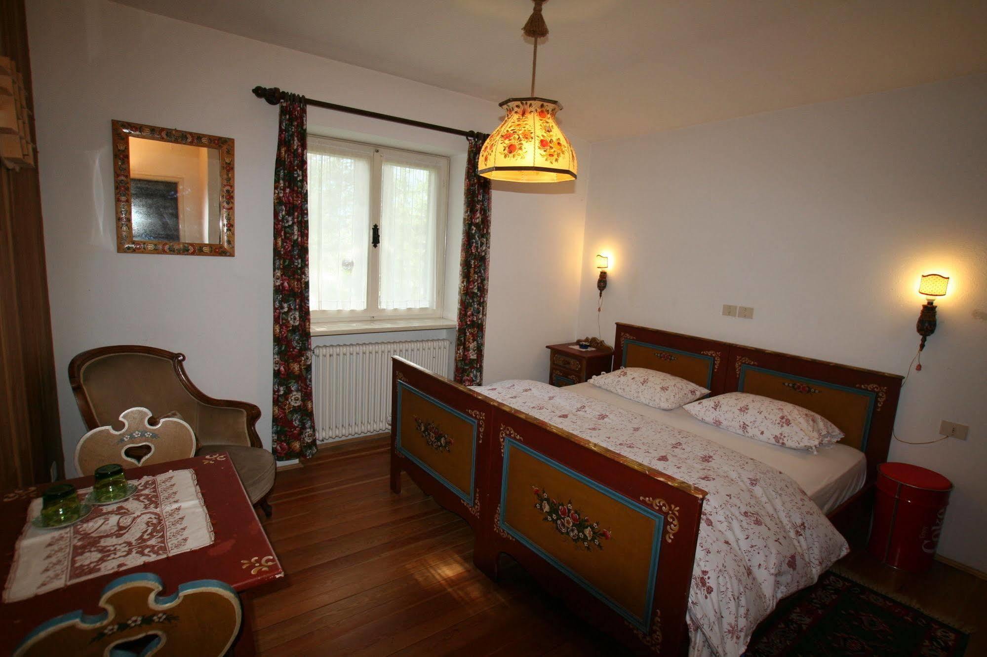 B&B Villa Dolomites Hut Сан Вигилио ди Маребе Екстериор снимка
